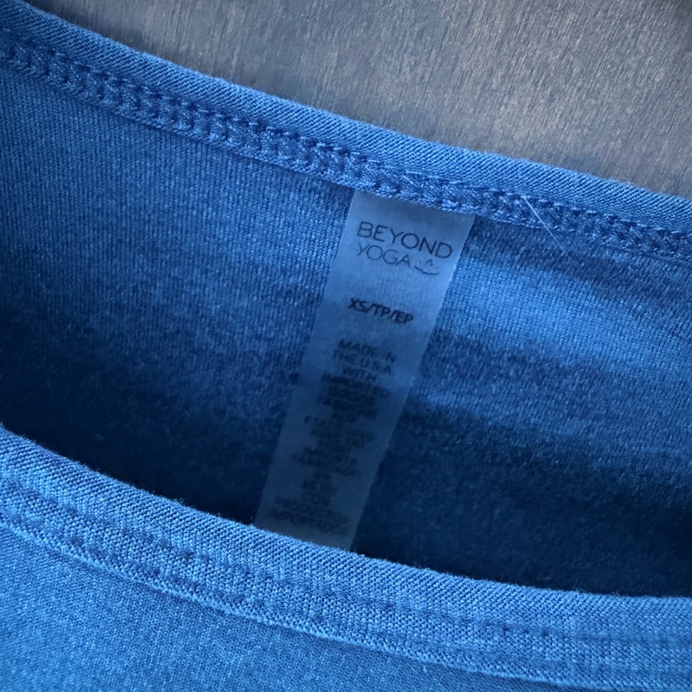 Beyond Yoga Featherweight Classic Crew Pullover. XS. Aquamarine. - Picture 5 of 5